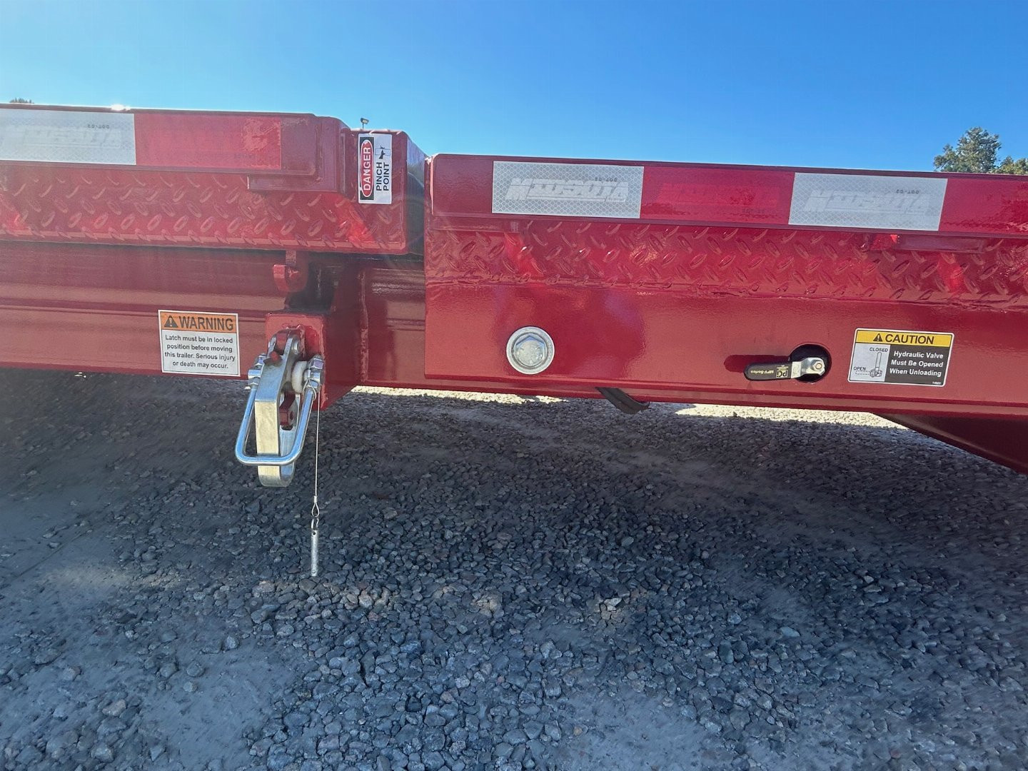 New 2025 MIDSOTA TBWB-24 Equipment Trailer