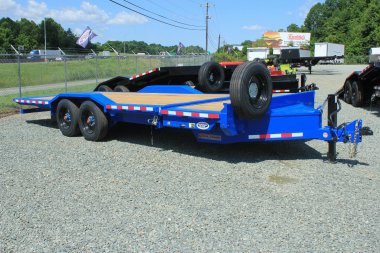New 2025 MIDSOTA TBWB-22 Equipment Trailer