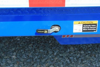 New 2025 MIDSOTA TBWB-22 Equipment Trailer