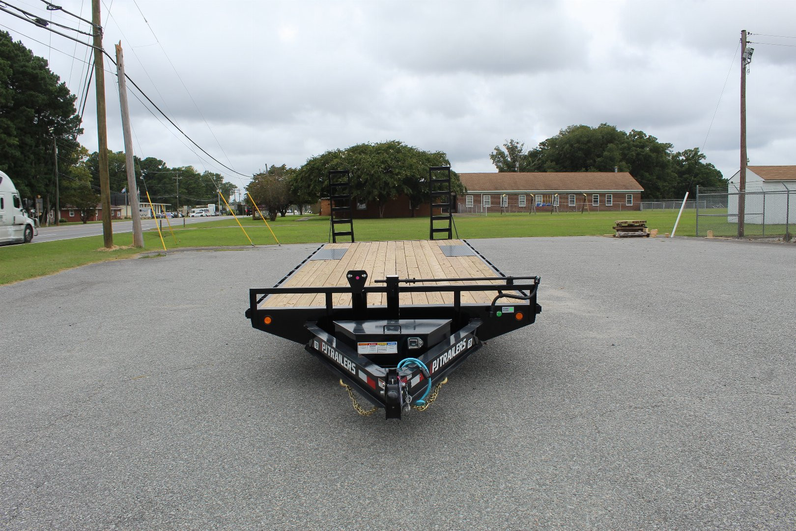 New 2025 PJ TRAILERS 24ft F8 14K w/ Fold Up Ramps Deckover Trailer