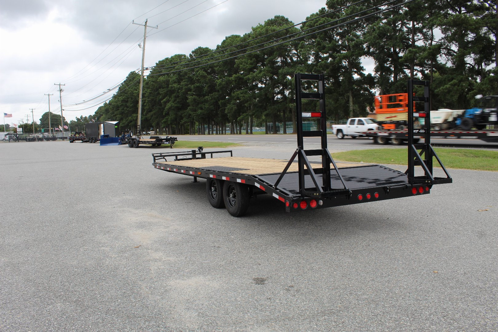 New 2025 PJ TRAILERS 24ft F8 14K w/ Fold Up Ramps Deckover Trailer