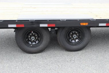 New 2025 PJ TRAILERS 24ft F8 14K w/ Fold Up Ramps Deckover Trailer