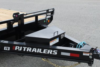 New 2025 PJ TRAILERS 24ft F8 14K w/ Fold Up Ramps Deckover Trailer