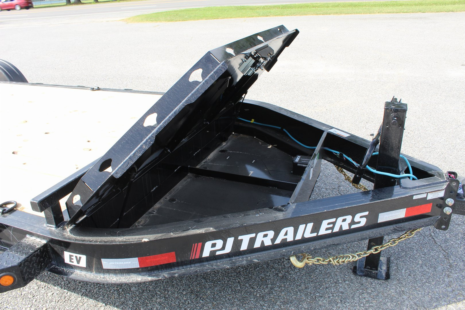 New 2025 PJ Trailers 20' EV 14K Equipment Trailer