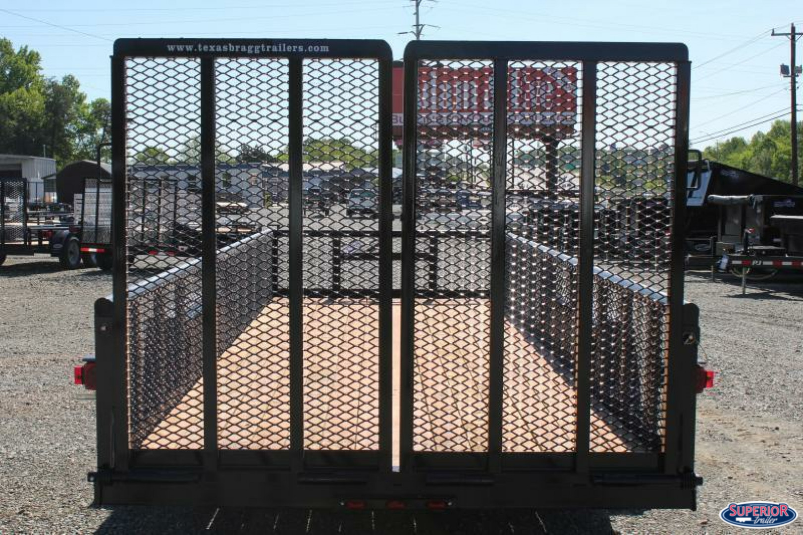 New 2024 TEXAS BRAGG TRAILERS 20BP 12K w/ 2' Expanded Sides and Split Gate Equipment Trailer