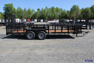 New 2024 TEXAS BRAGG TRAILERS 20BP 12K w/ 2' Expanded Sides and Split Gate Equipment Trailer