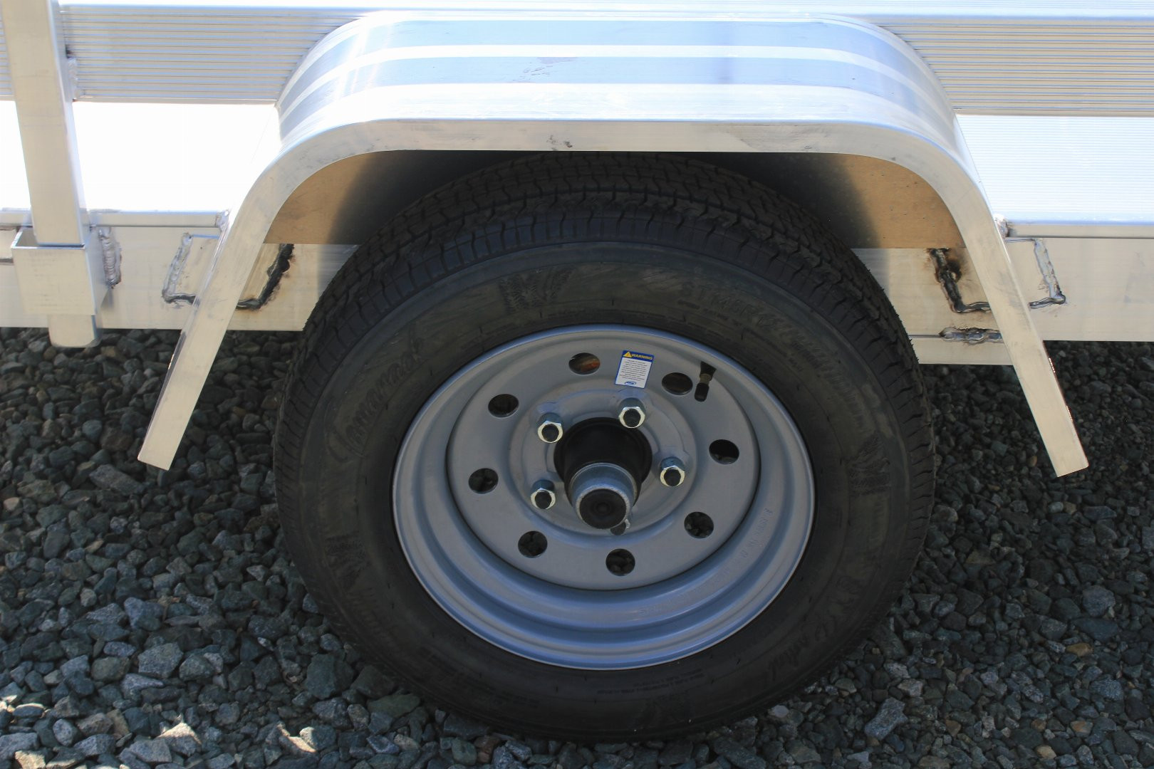 New 2025 Aluma 486S w/ BI-Fold Tailgate