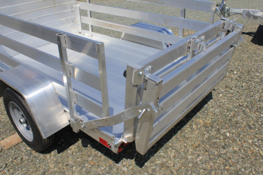 New 2025 Aluma 486S w/ BI-Fold Tailgate