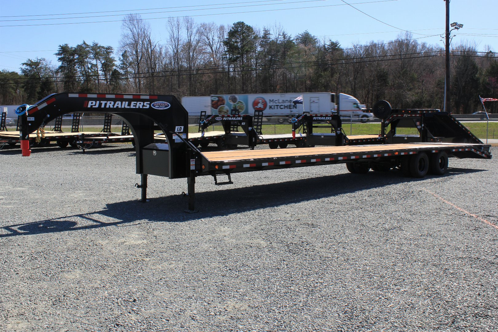New 2025 PJ TRAILERS LD 40' Gooseneck Flatbed Trailer