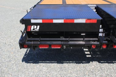 New 2025 PJ TRAILERS LD 40' Gooseneck Flatbed Trailer
