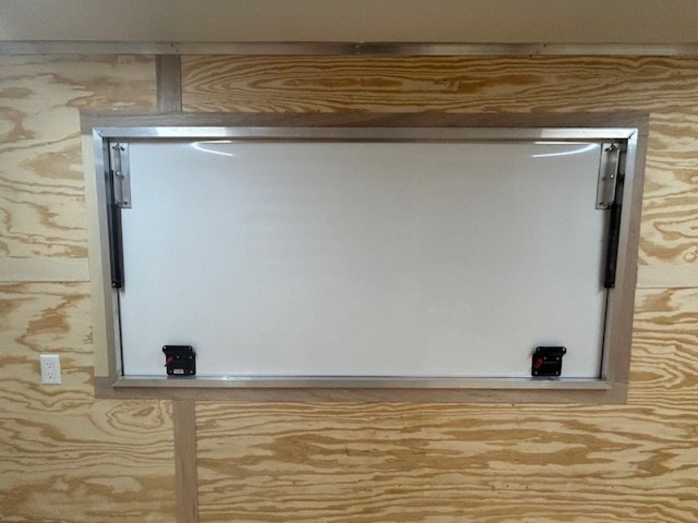 New 2025 CONTINENTAL CARGO 6x12 Vending / Concession Trailer