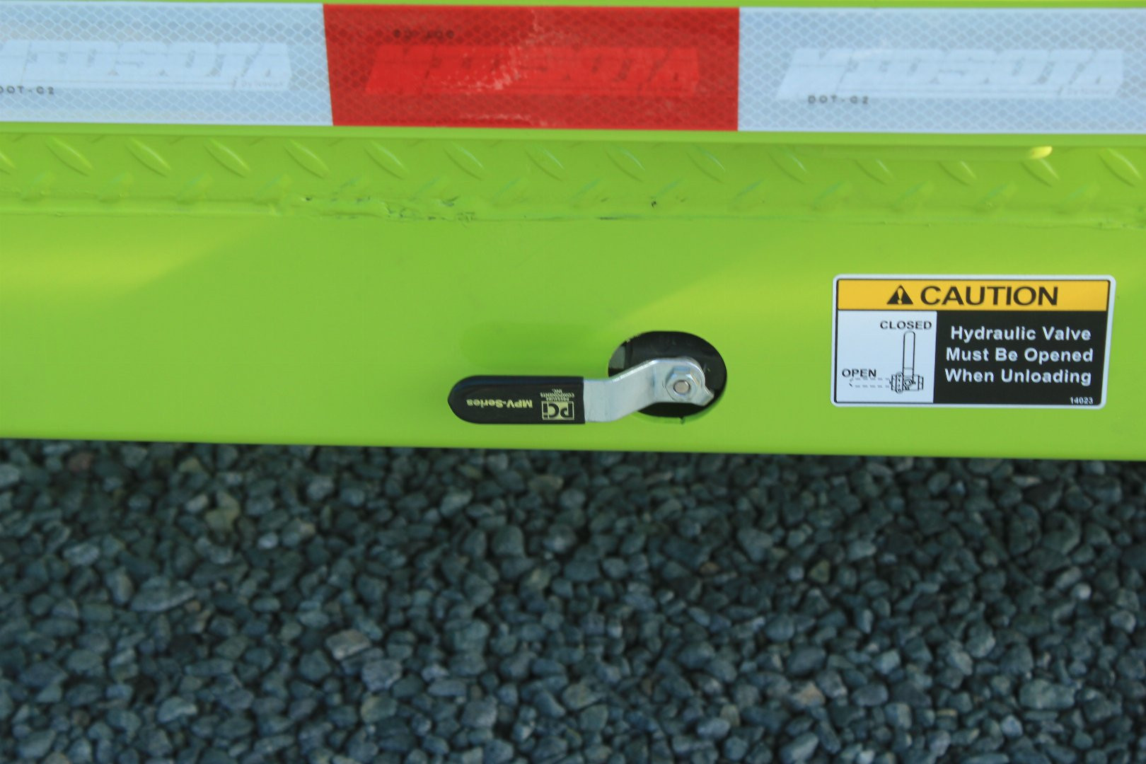 New 2024 MIDSOTA TBWB-24 Equipment Trailer