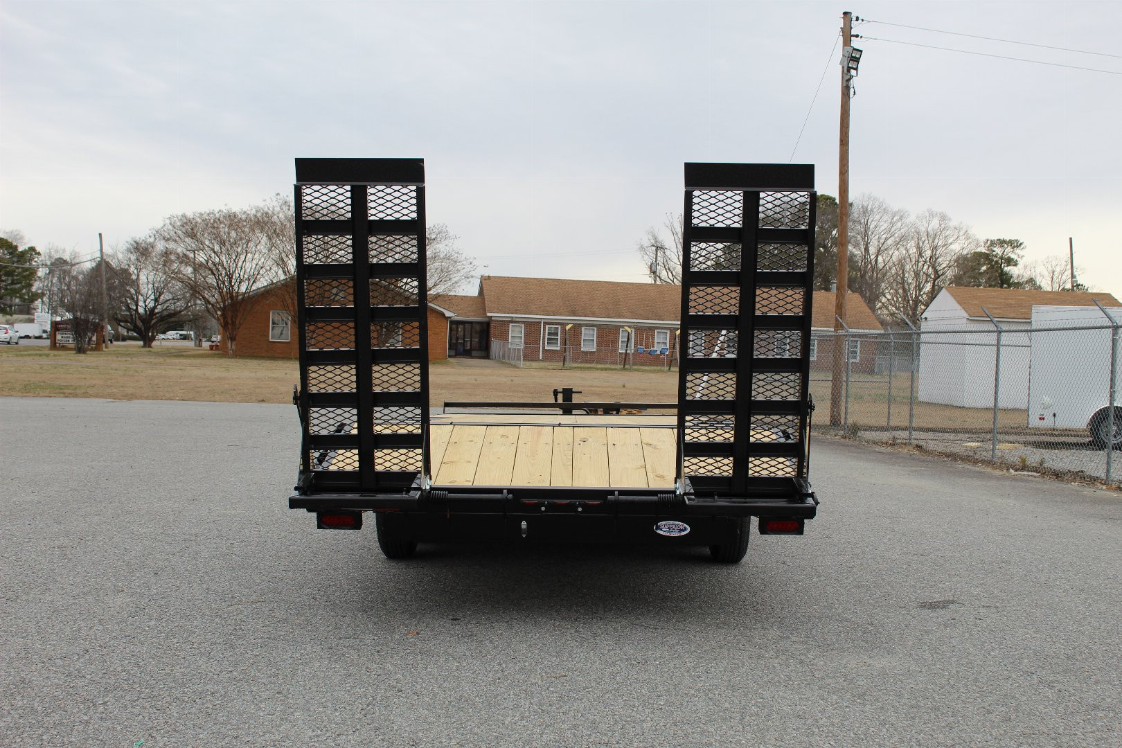 New 2024 DOWN 2 EARTH TRAILERS 24ft 14K Deckover w/ HD Fold Up Ramps ...