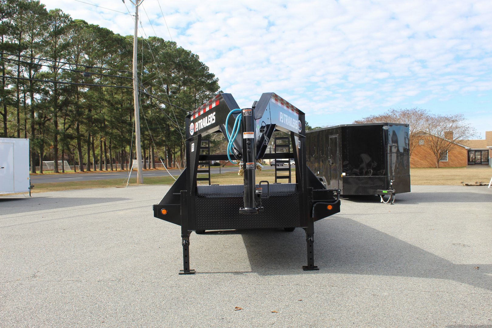 New 2024 PJ TRAILERS 24ft F8 GN w/ Fold Up Ramps