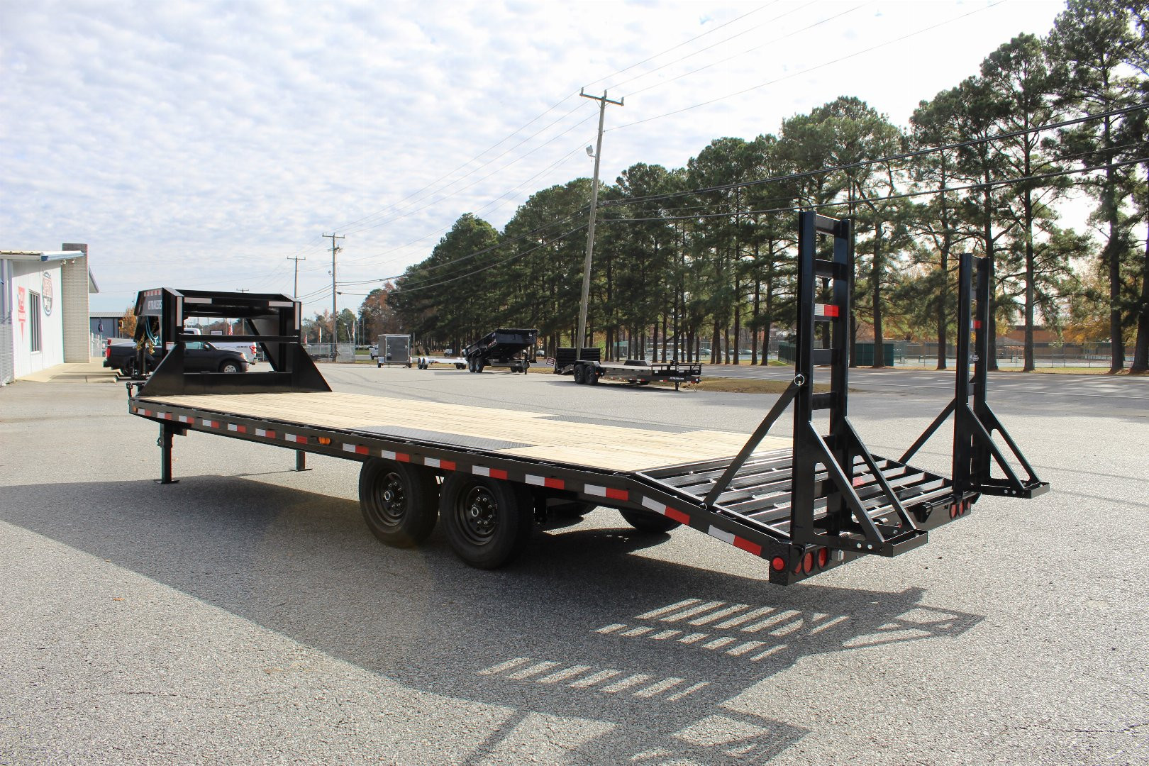 New 2024 PJ TRAILERS 24ft F8 GN w/ Fold Up Ramps
