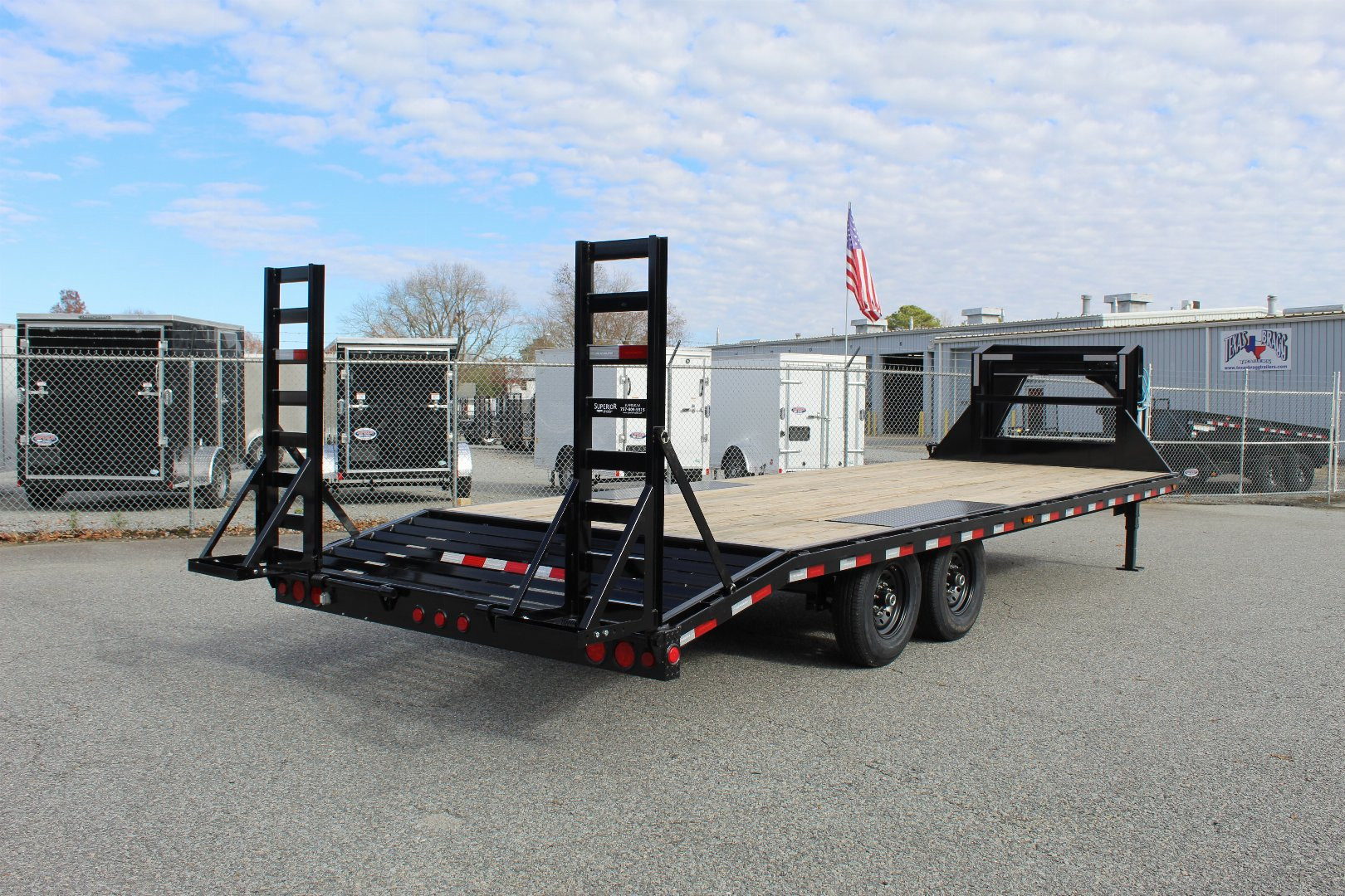 New 2024 PJ TRAILERS 24ft F8 GN w/ Fold Up Ramps