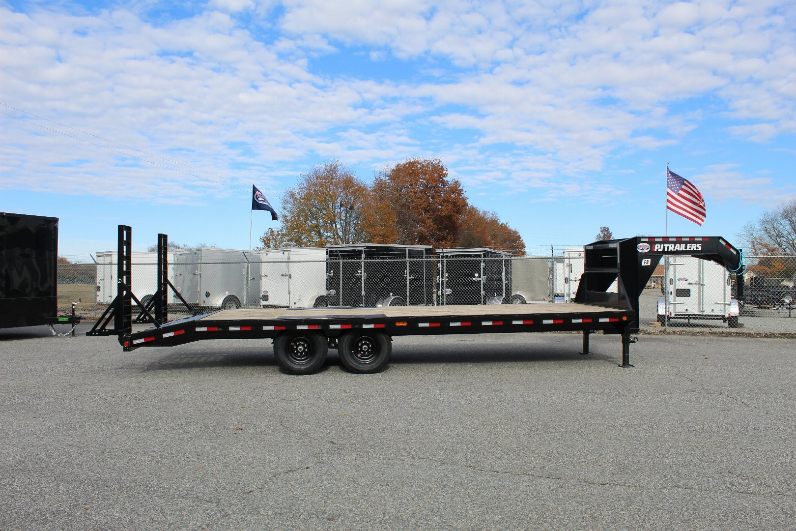 New 2024 PJ TRAILERS 24ft F8 GN w/ Fold Up Ramps