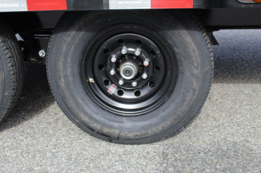 New 2024 PJ TRAILERS 24ft F8 GN w/ Fold Up Ramps