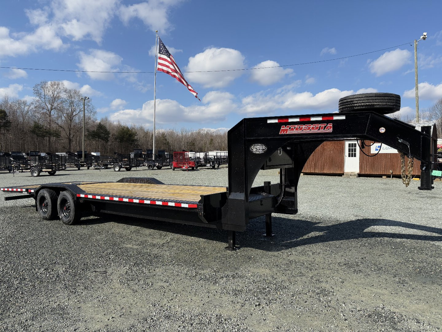 New 2025 Midsota STWBHB 26' Gooseneck 23K w/ Hydraulic Dovetail