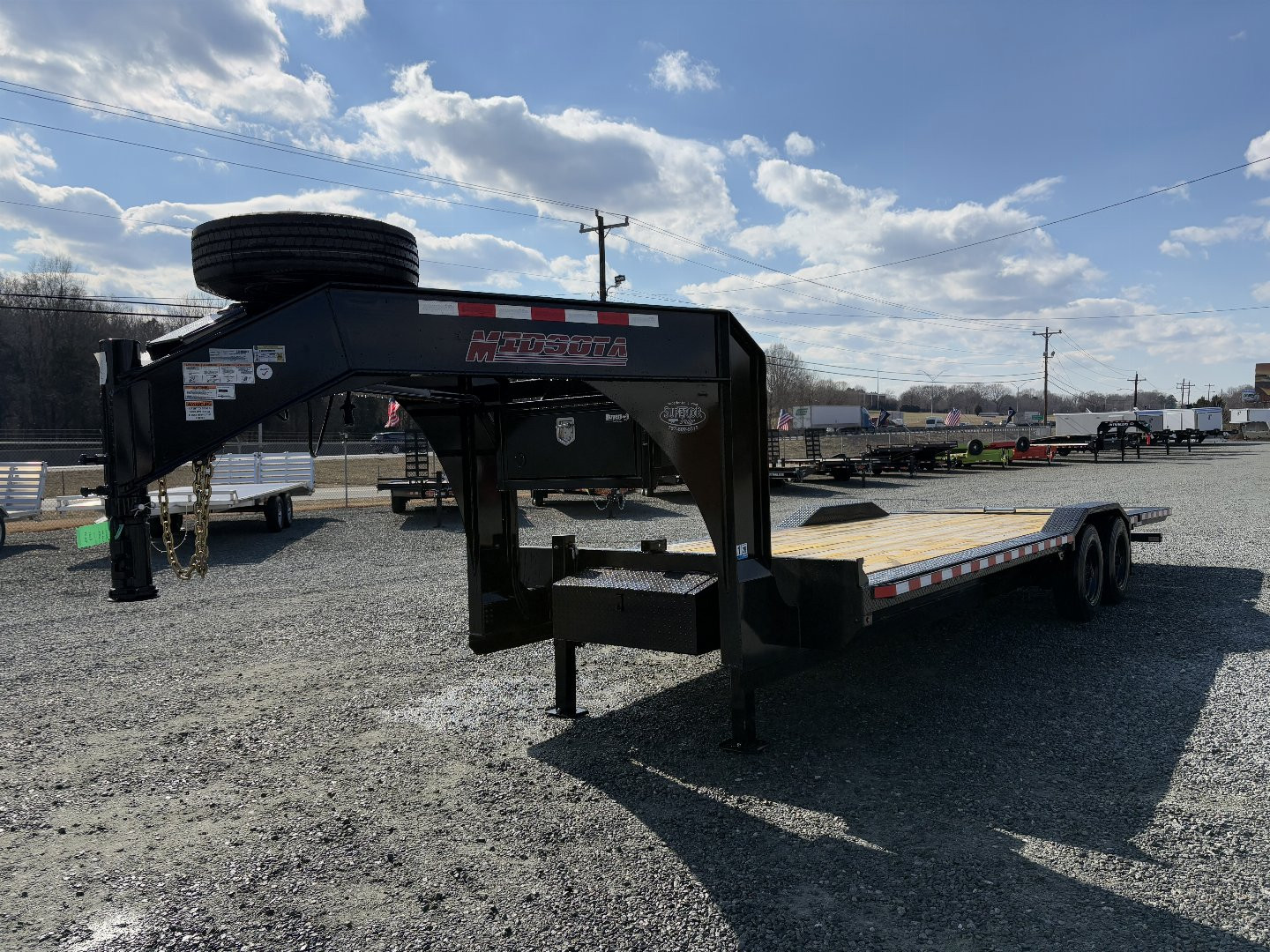 New 2025 Midsota STWBHB 26' Gooseneck 23K w/ Hydraulic Dovetail