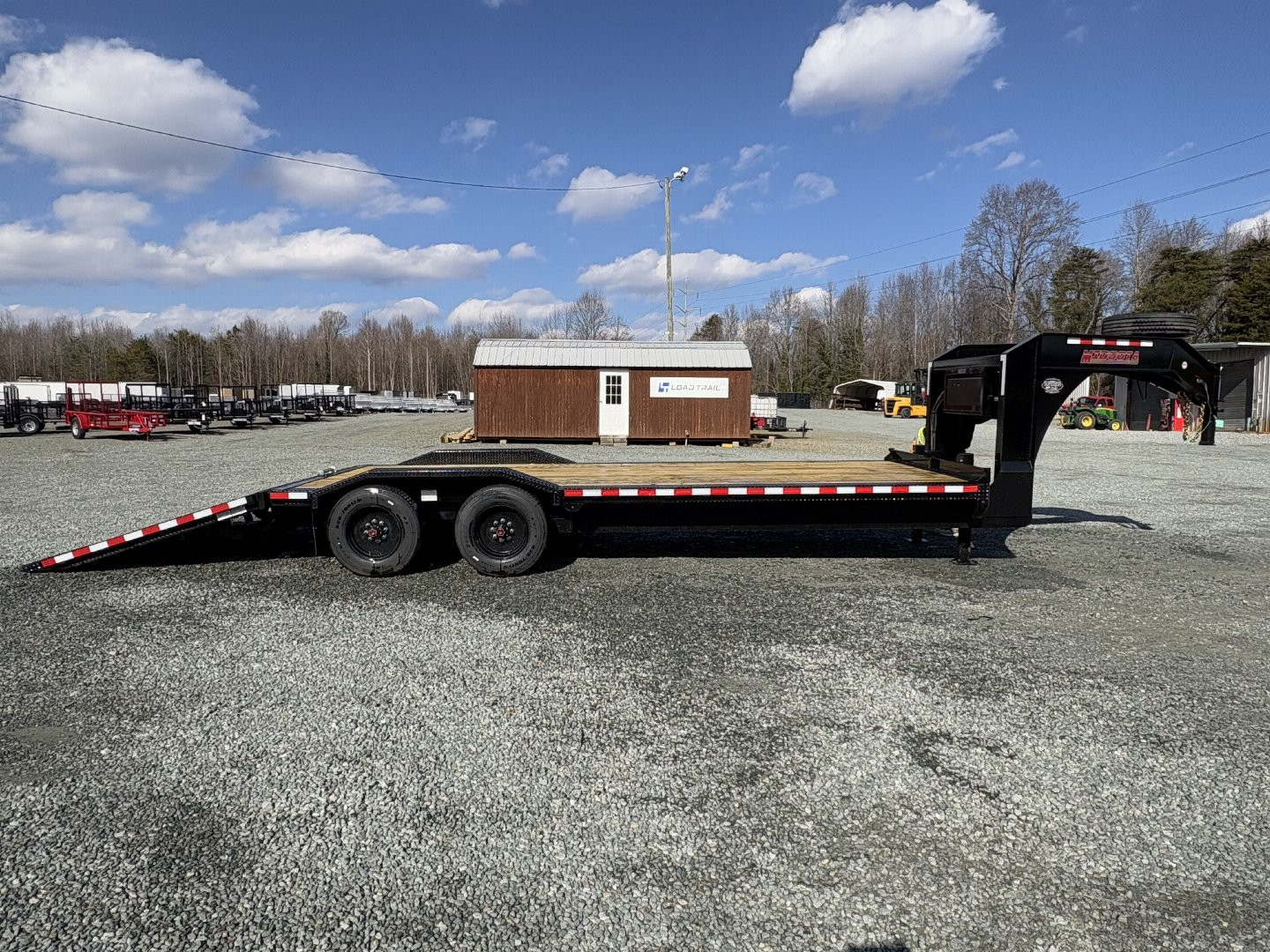 New 2025 Midsota STWBHB 26' Gooseneck 23K w/ Hydraulic Dovetail