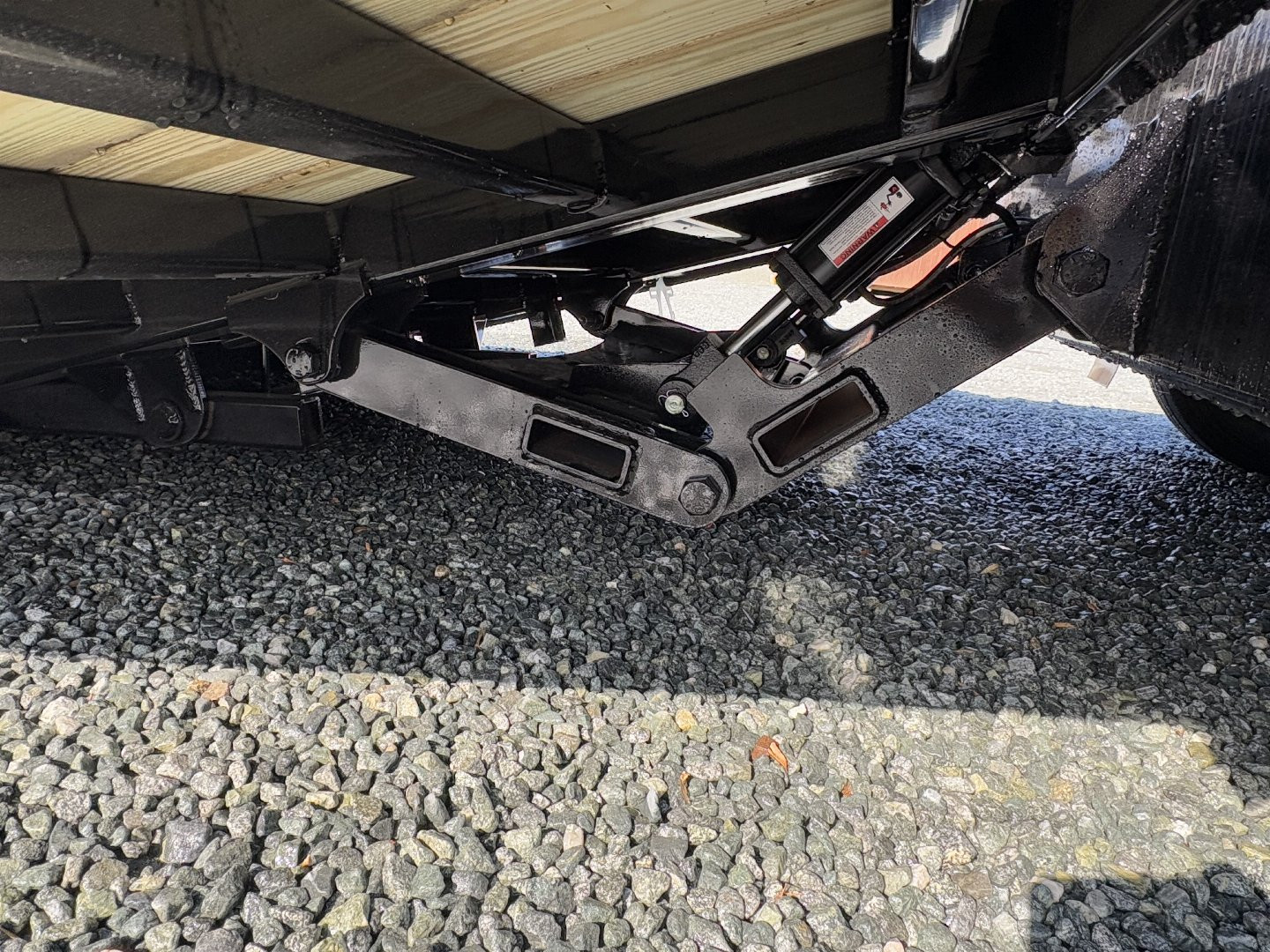 New 2025 Midsota STWBHB 26' Gooseneck 23K w/ Hydraulic Dovetail