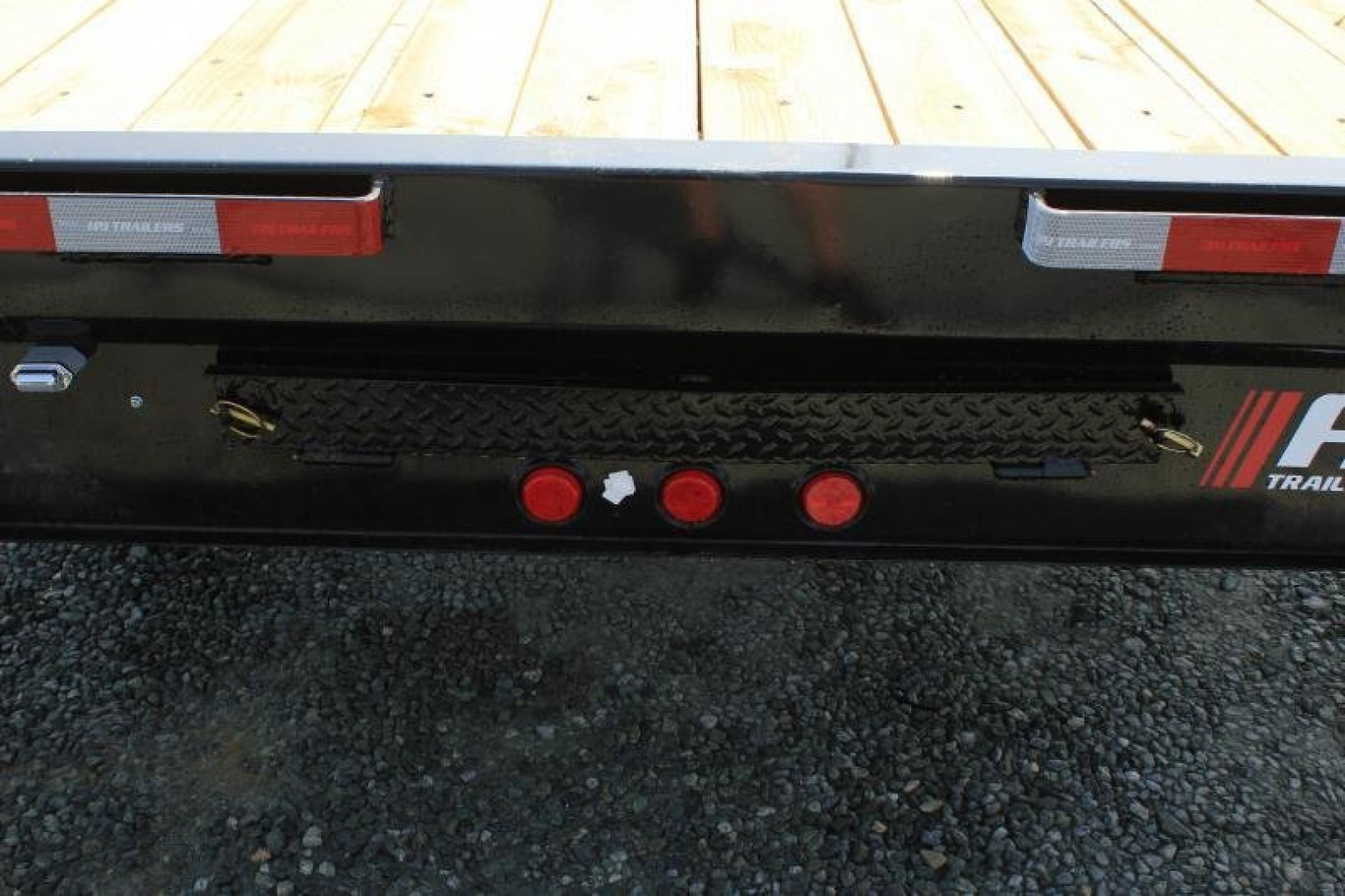 New 2025 PJ TRAILERS 24' F8 14K w/ Slide In Ramps Flatbed Trailer