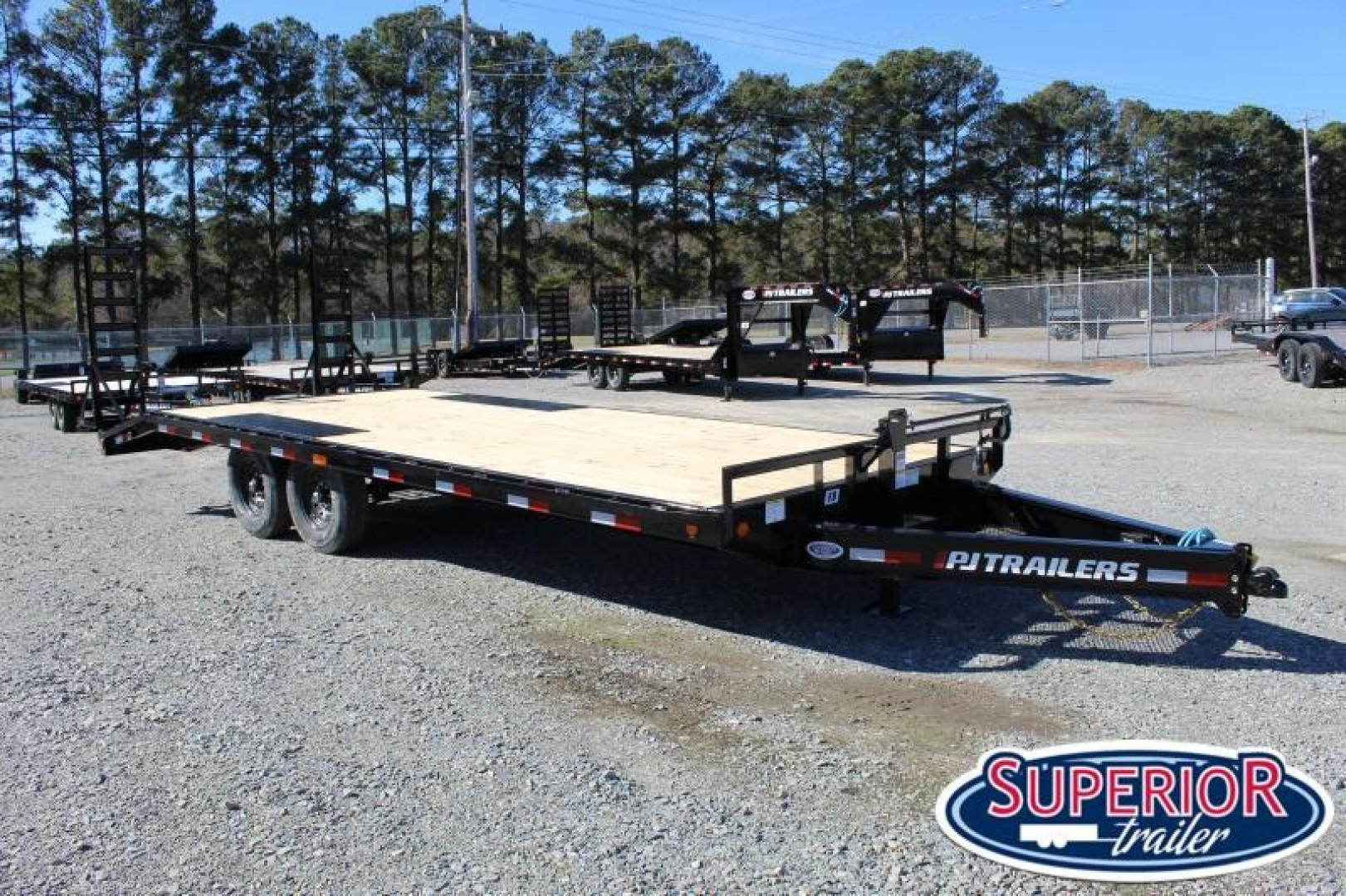 New 2023 PJ TRAILERS 22ft F8 14K w/ Fold Up Ramps Deckover Trailer