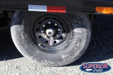 New 2023 PJ TRAILERS 22ft F8 14K w/ Fold Up Ramps Deckover Trailer