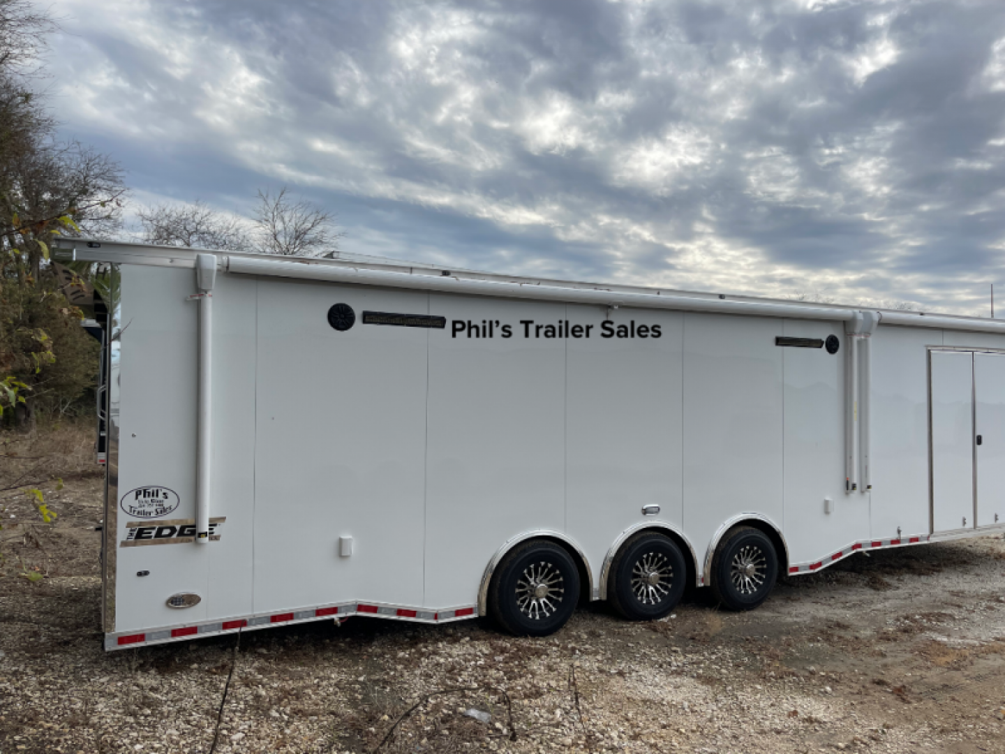 New 2025 Haulmark 8.5X34 HAULMARK EDGE PRO CAR HAULER Car / Racing Trailer 2 ELECTRIC AWNINGS & AIRLINES!