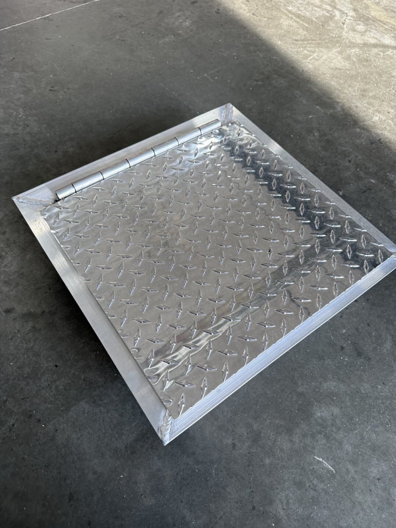New 2025 ALCOM 851/2" X 84" Truck Bed