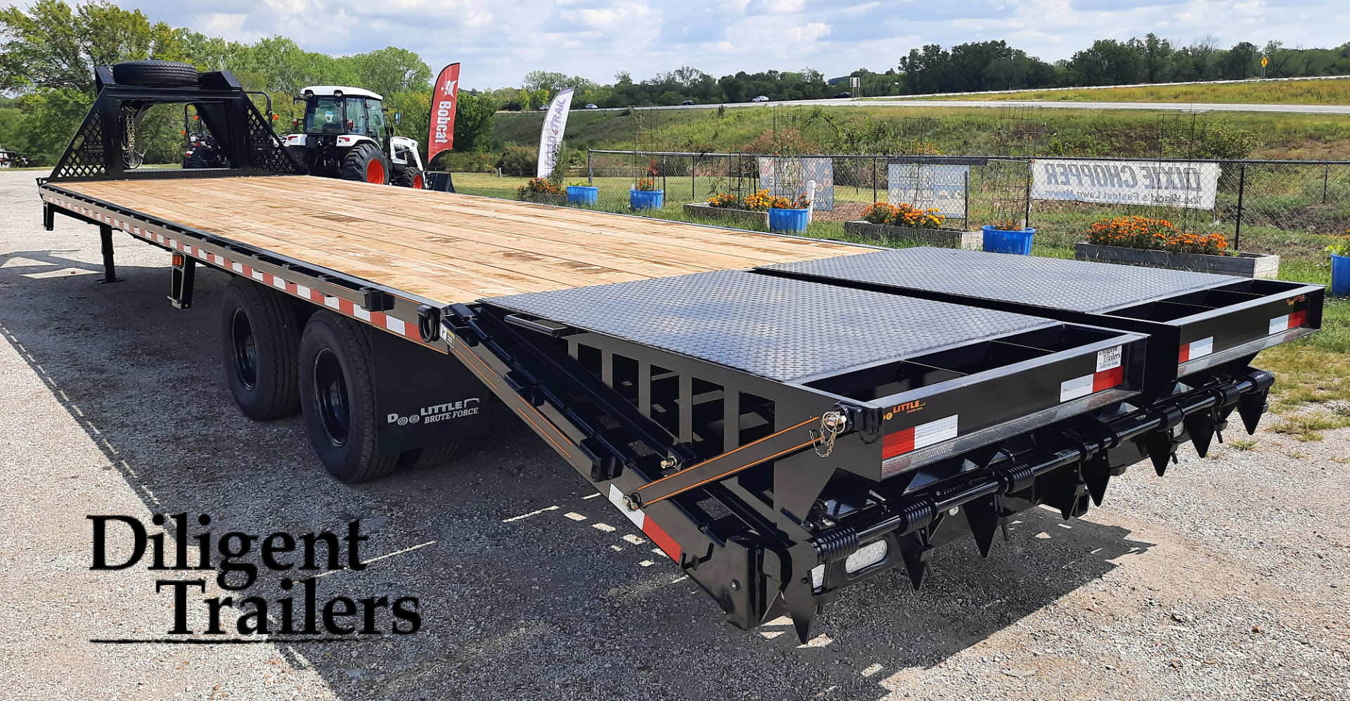 New 2024 DOOLITTLE TRAILER MFG 102" x32' Gooseneck Deckover Equipment Trailer