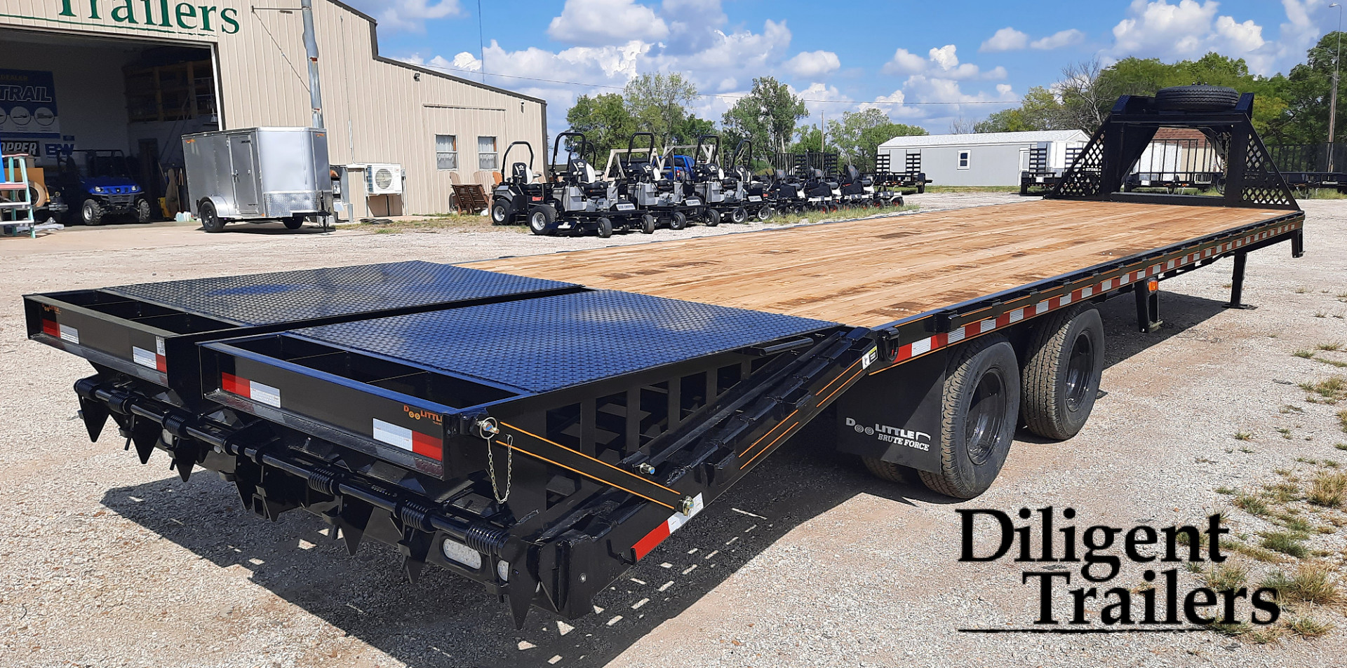 New 2024 DOOLITTLE TRAILER MFG 102" x32' Gooseneck Deckover Equipment Trailer