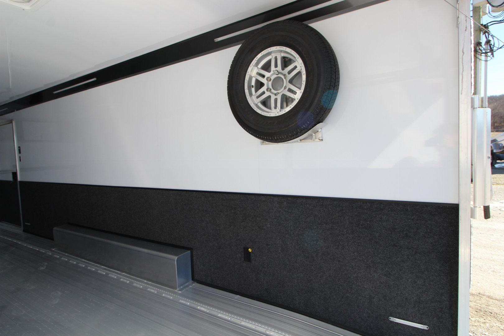 New 2025 Featherlite Trailers 4410-028A Car / Racing Trailer