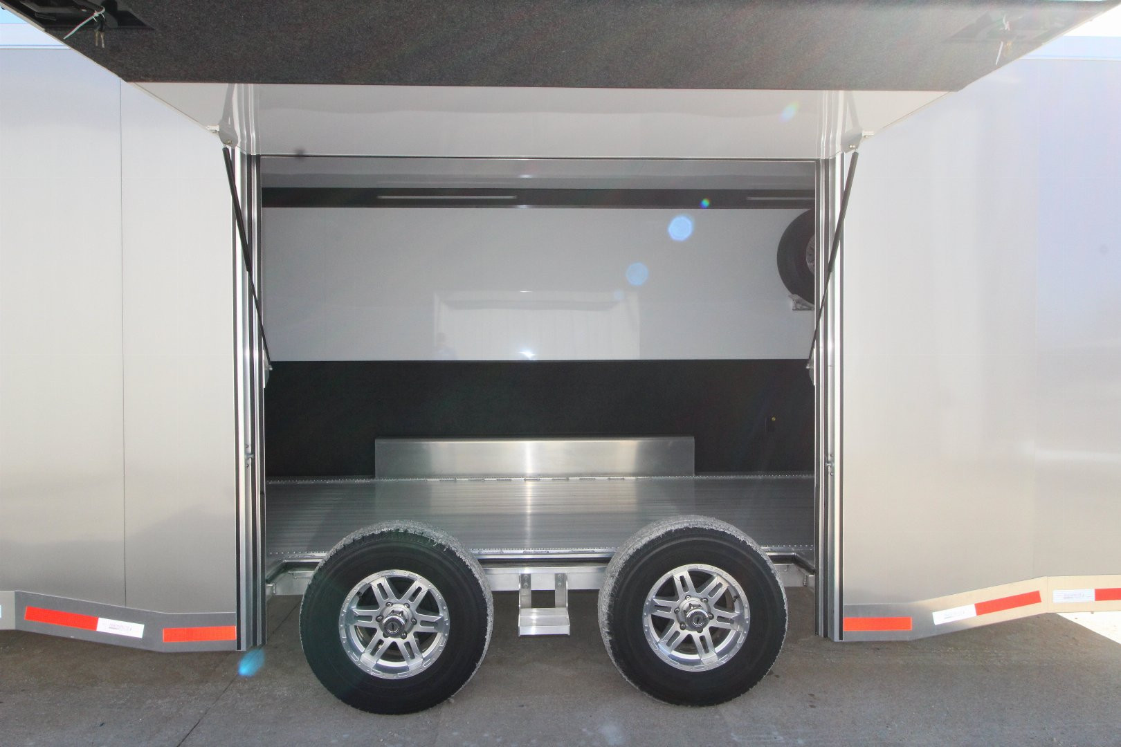 New 2025 Featherlite Trailers 4410-028A Car / Racing Trailer