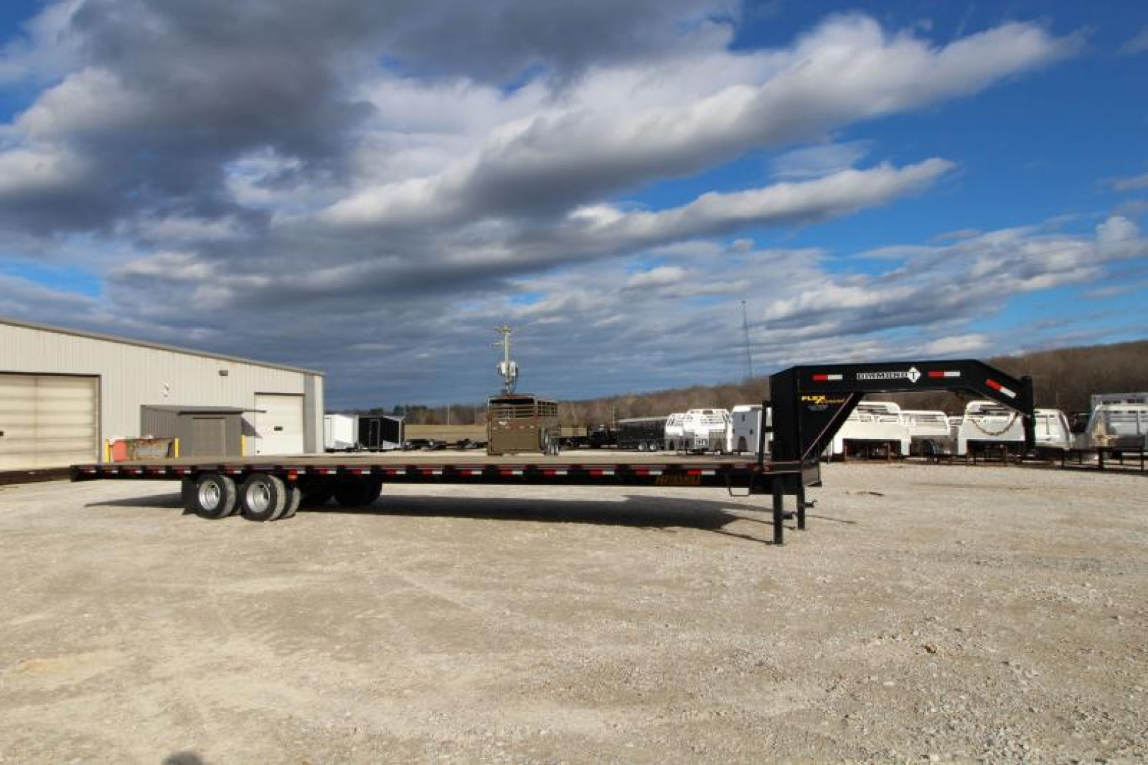 New 2023 Diamond T Trailers 10240DTF Flatbed Trailer
