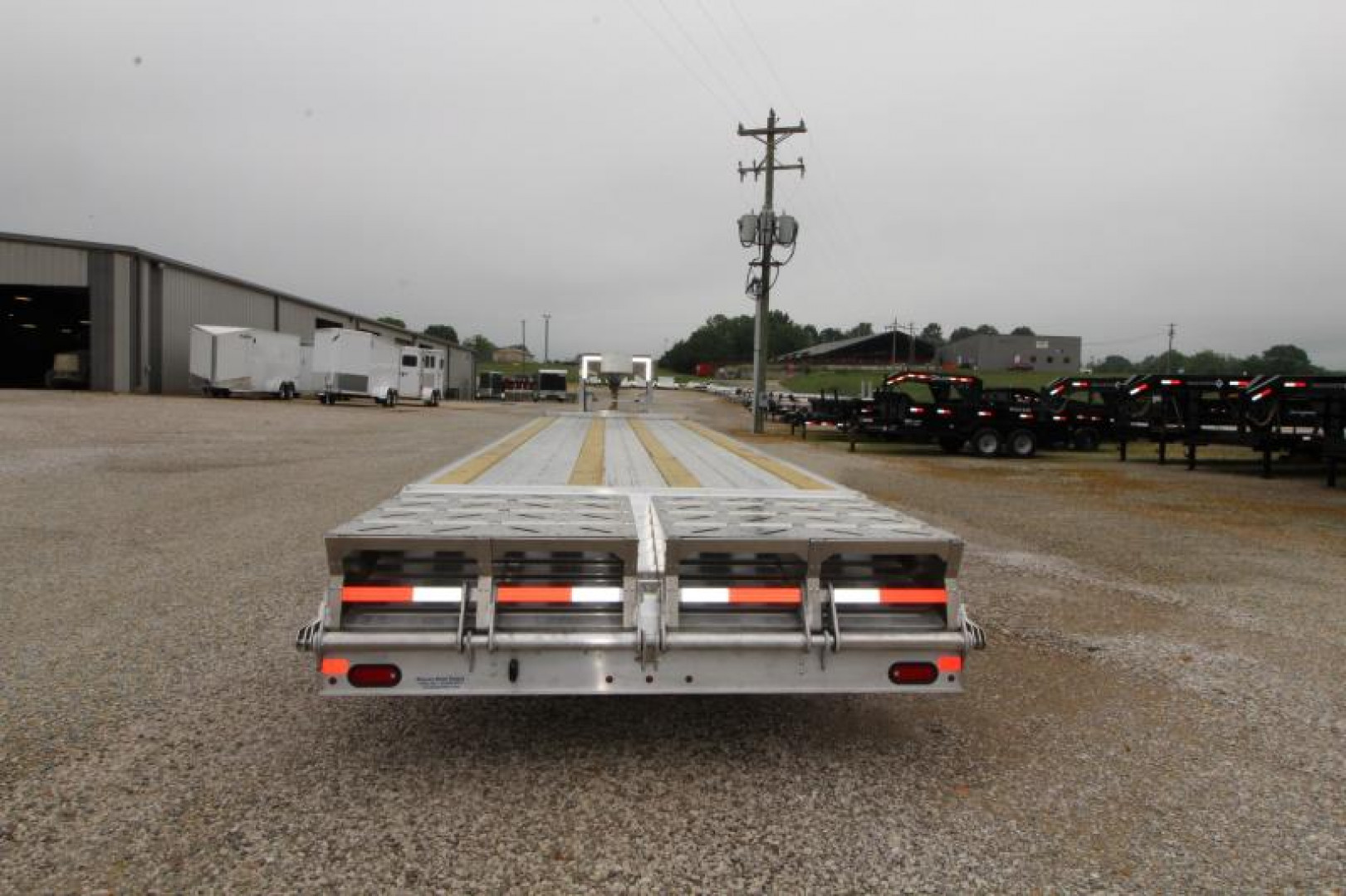 New 2023 EBY GN25K40 Flatbed Trailer