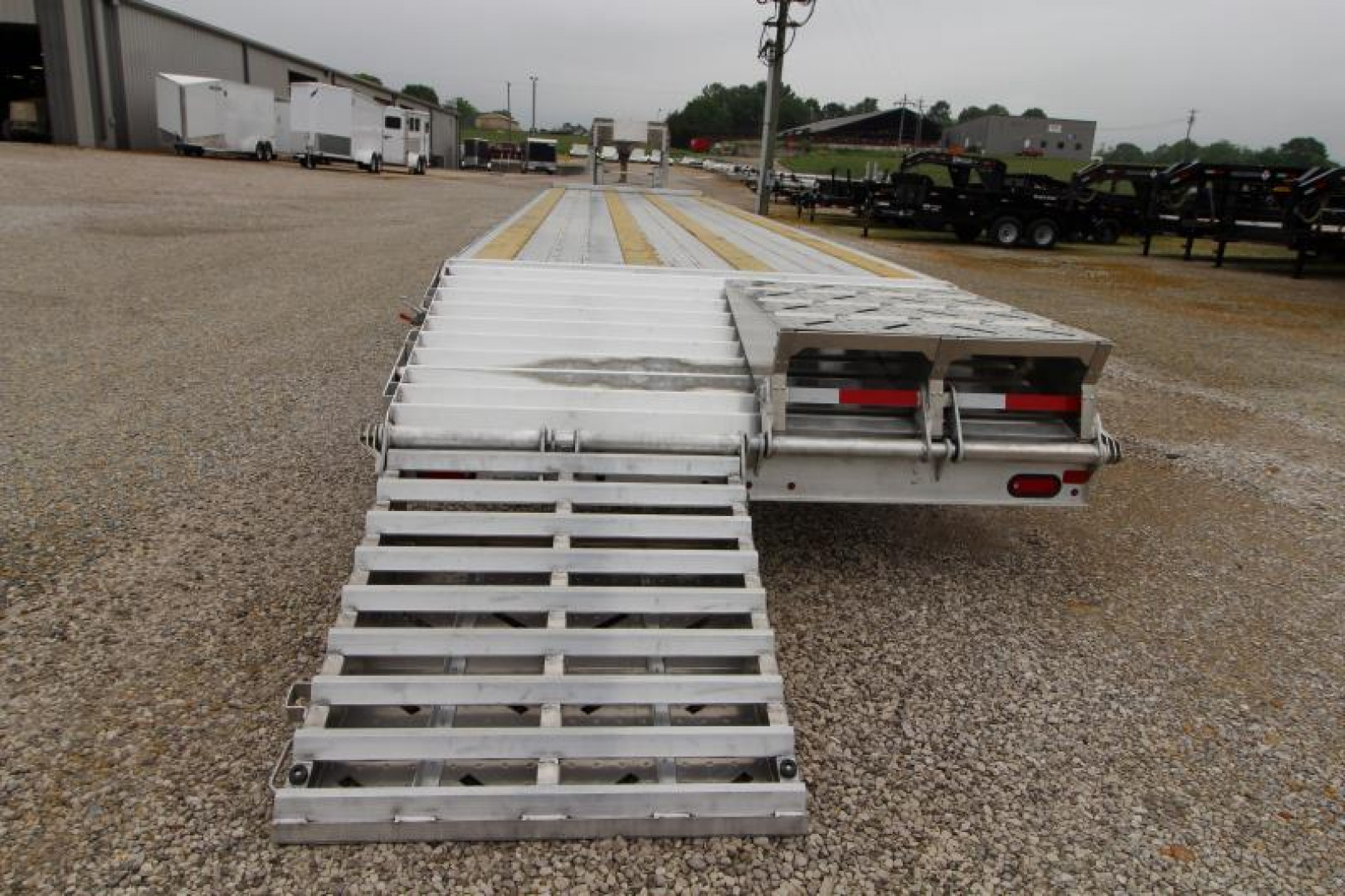 New 2023 EBY GN25K40 Flatbed Trailer
