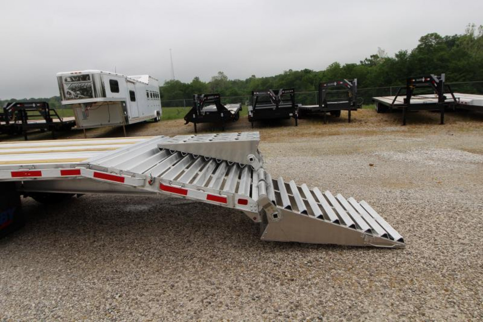 New 2023 EBY GN25K40 Flatbed Trailer