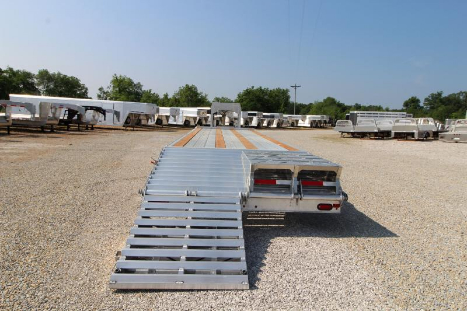 New 2023 EBY GN25K30 Flatbed Trailer