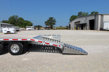 New 2023 EBY GN25K30 Flatbed Trailer