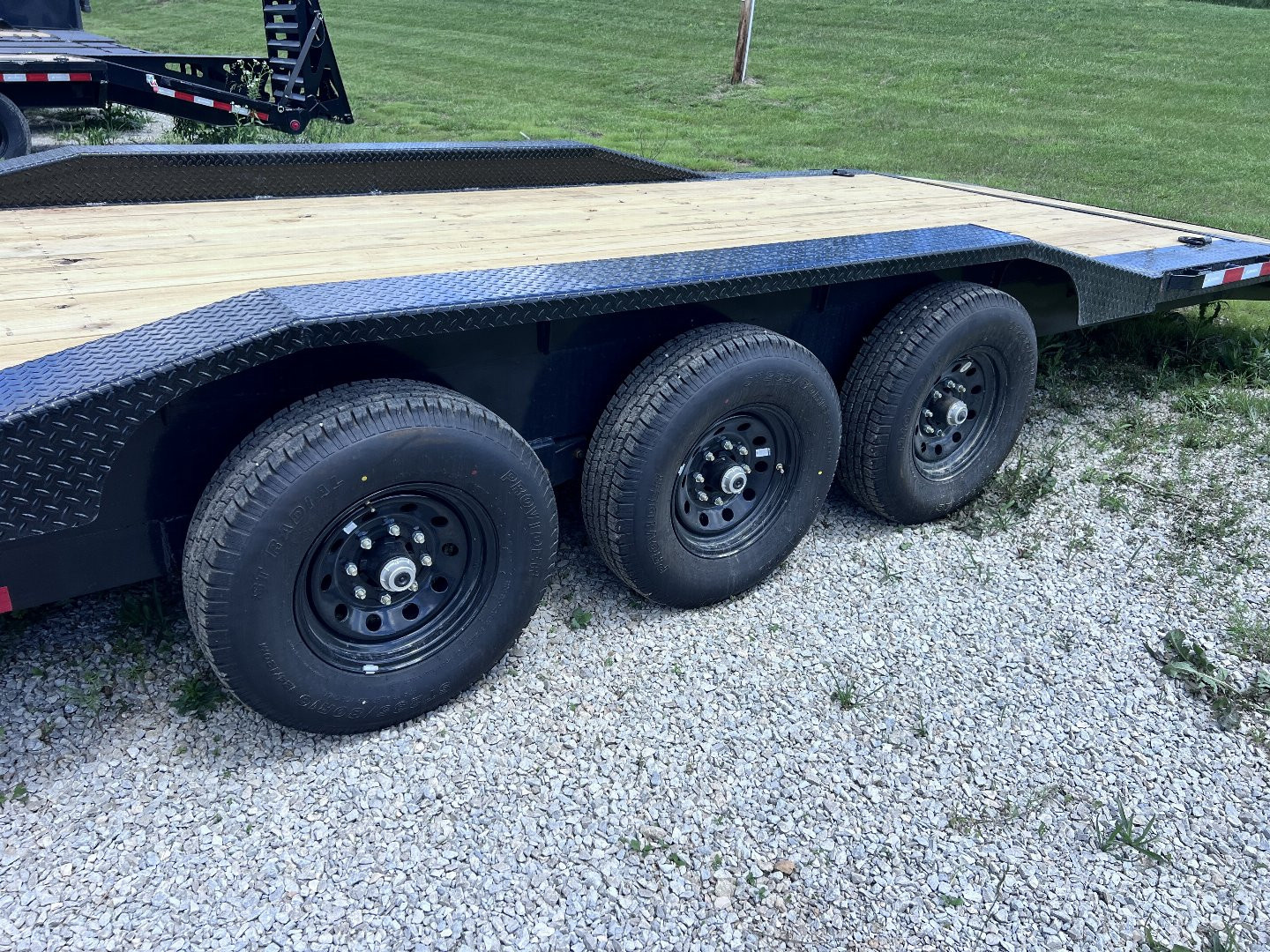 New 2026 IRON BULL 102 X 40 GOOSENECK EQUIPMENT TRAILER W/ TRIPLE AXLES AND DRIVE OVER FENDERS