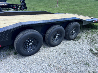 New 2026 IRON BULL 102 X 40 GOOSENECK EQUIPMENT TRAILER W/ TRIPLE AXLES AND DRIVE OVER FENDERS