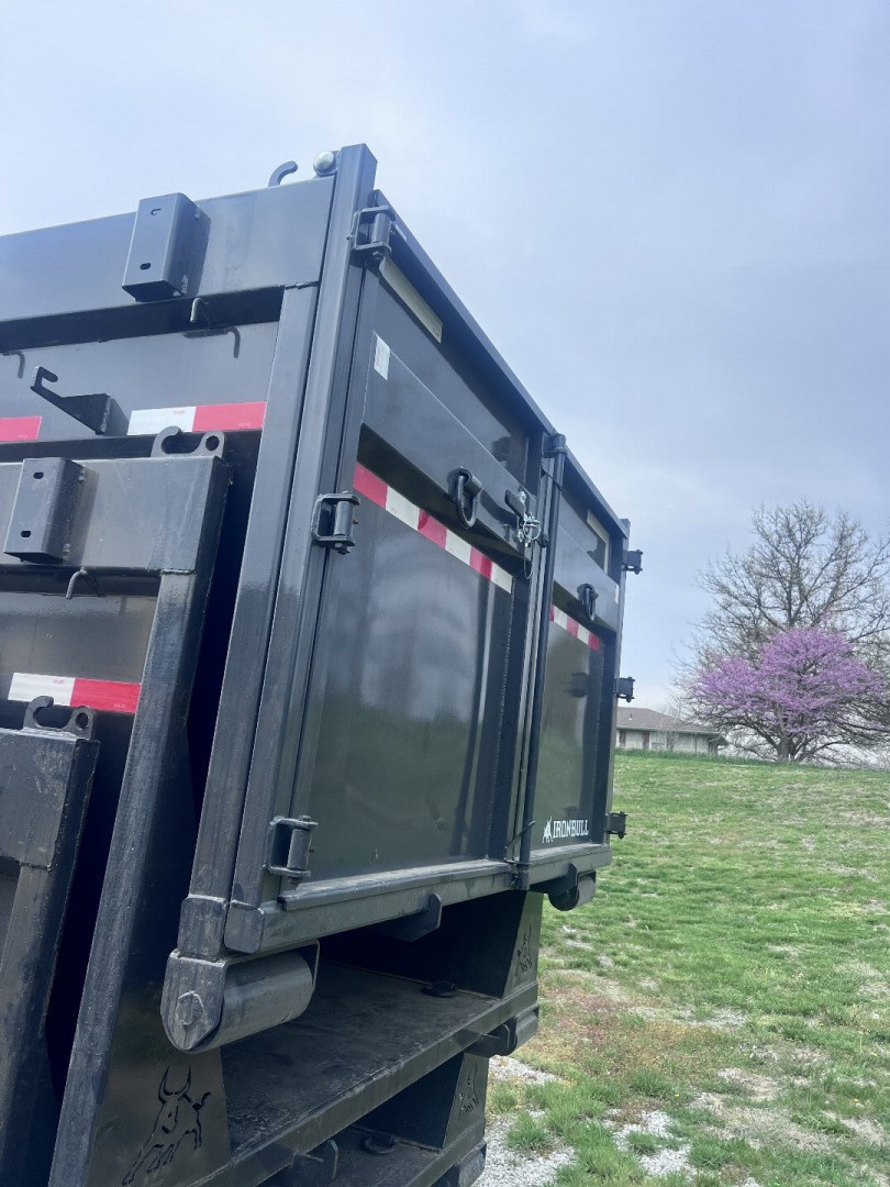 New 2026 IRON BULL 83x16 GOOSENECK ROLL OFF DUMP TRAILER W/ 1 BIN