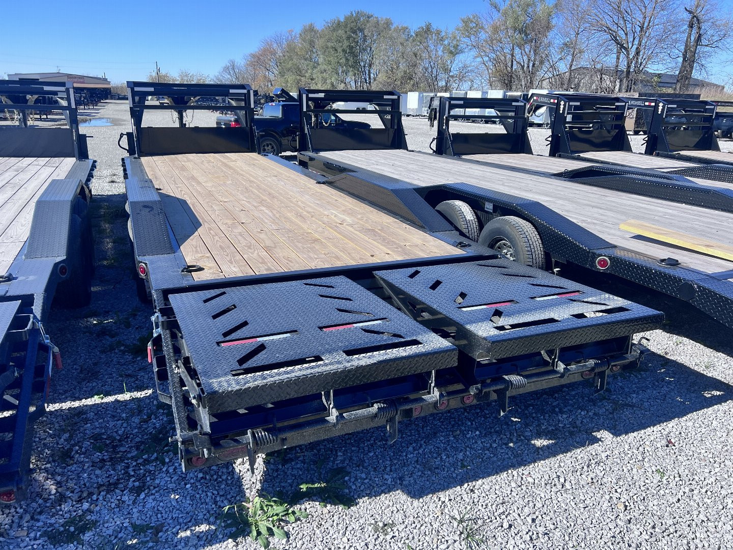 New 2025 IRON BULL 102X28 GOOSENECK EQUIPMENT TRAILER W/ 8K AXLES, 16 PLY TIRES AND DRIVE OVER FENDERS
