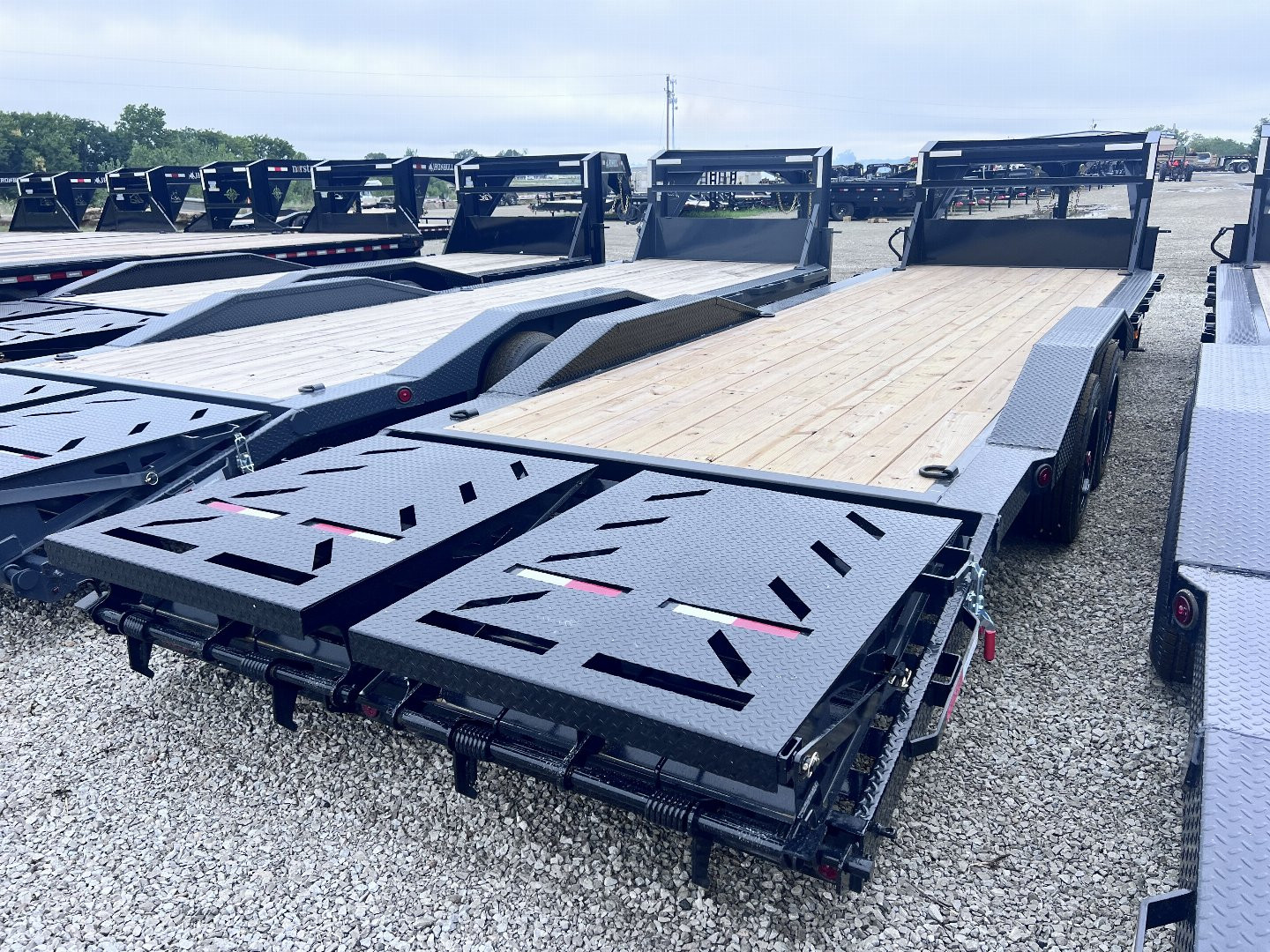 New 2025 IRON BULL 102X28 GOOSENECK EQUIPMENT TRAILER W/ 8K AXLES AND 16 PLY TIRES