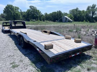 New 2024 IRON BULL 102X32 GOOSENECK EQUIPMENT TRAILER W/ DRIVE OVER FENDERS