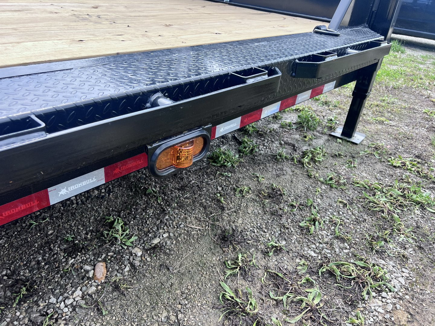 New 2024 IRON BULL 102X22 GOOSENECK EQUIPMENT TRAILER W/ DRIVE OVER FENDERS