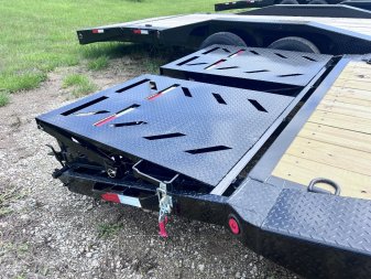 New 2024 IRON BULL 102X22 GOOSENECK EQUIPMENT TRAILER W/ DRIVE OVER FENDERS