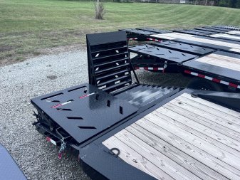 New 2024 IRON BULL 102X22 GOOSENECK EQUIPMENT TRAILER W/ DRIVE OVER FENDERS